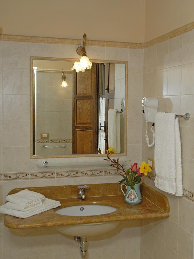 Genius Loci Country Inn Bevagna Bagian luar foto