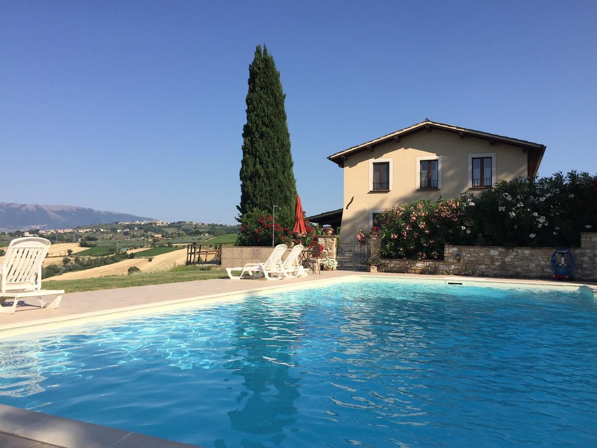 Genius Loci Country Inn Bevagna Bagian luar foto