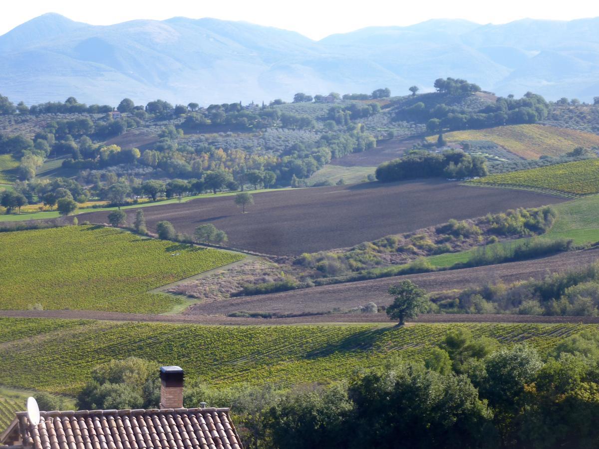Genius Loci Country Inn Bevagna Bagian luar foto